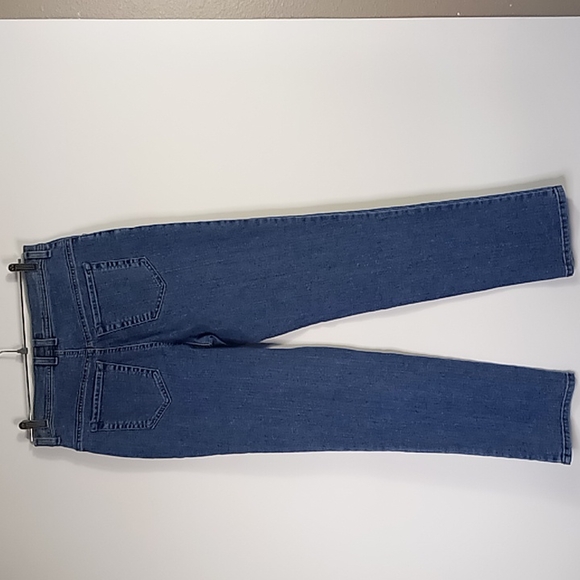 Charter Club Slimming Classic Narrow Leg Blue Jeans Size 8 Reg - Picture 2 of 16